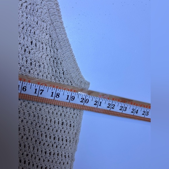 NWT Tula J Leylanie Sweater Tank Women Sz M Crochet Knit Tan V-Neck minimalist - Picture 8 of 10